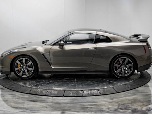 Used 2009 Nissan GT-R Premium image 7