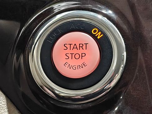 Used 2012 Nissan Quest SL image 17