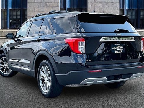 Used 2023 Ford Explorer XLT w/ Equipment Group 202A AWD/4WD image 10