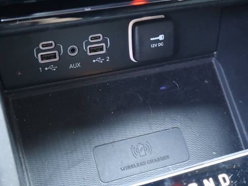 Used 2024 Jeep Grand Cherokee L Altitude AWD/4WD image 27