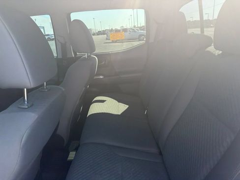 Used 2021 Toyota Tacoma SR5 w/ Technology Package AWD/4WD image 7