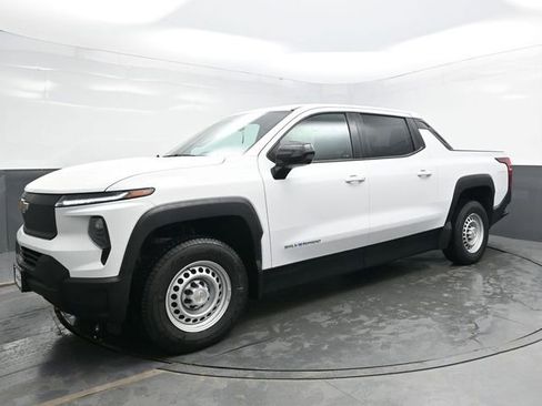 Used 2024 Chevrolet Silverado EV W/T image 3