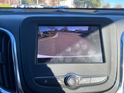 Used 2023 Chevrolet Equinox LT image 22