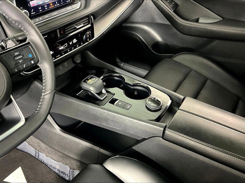 Certified 2023 Nissan Rogue SV w/ SV Premium Package AWD/4WD image 18
