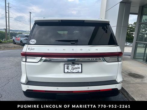 Used 2023 Lincoln Navigator Reserve AWD/4WD image 6