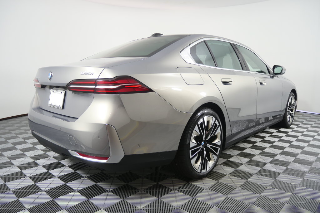 Certified 2026 BMW 530i RWD image 4