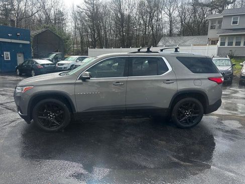 Used 2018 Chevrolet Traverse LT w/ LPO, Black Accent Package AWD/4WD image 3