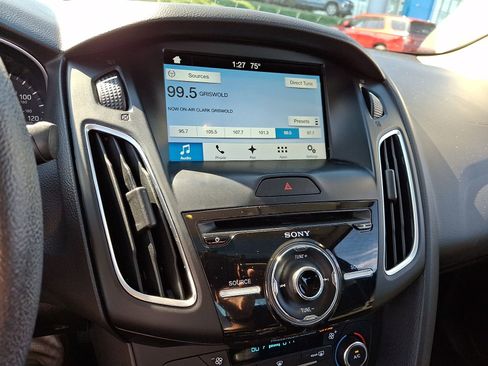 Used 2017 Ford Focus SEL w/ Interior Protection Package image 19