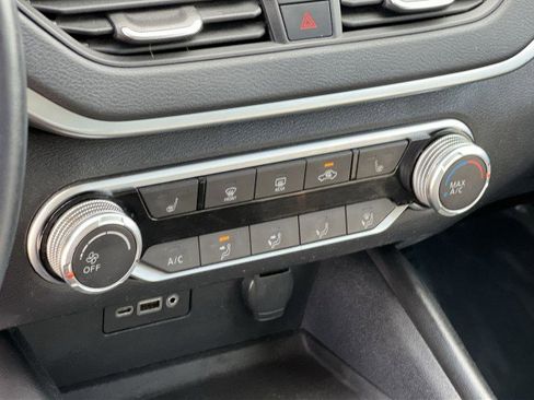 Used 2019 Nissan Altima 2.5 SR w/ SR Premium Package image 17