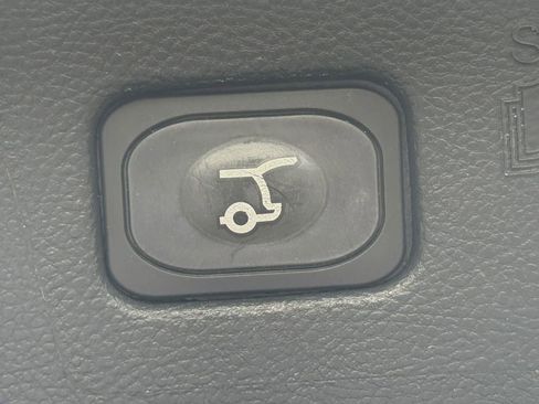 Used 2022 Ford Edge SEL w/ Convenience Package image 9