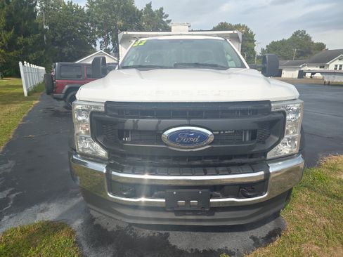 Used 2022 Ford F550 4x4 Regular Cab Super Duty image 3