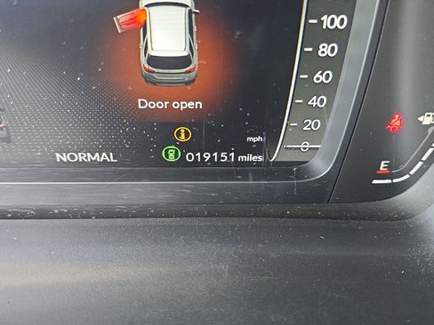 Certified 2025 Honda Pilot Black Edition image 30