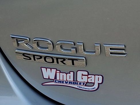 Used 2021 Nissan Rogue Sport SV image 29