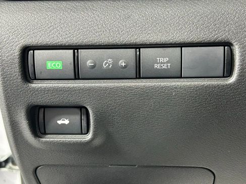 Used 2025 Nissan Sentra SR w/ Midnight Edition image 25