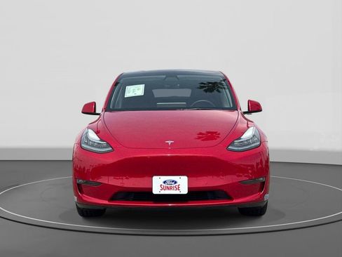 Used 2021 Tesla Model Y Long Range AWD/4WD image 2