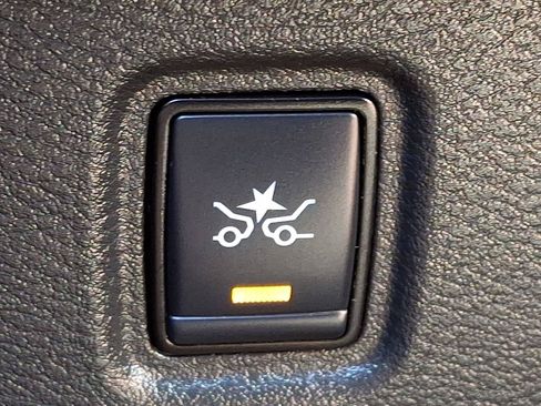 Used 2019 Nissan Kicks S FWD image 25