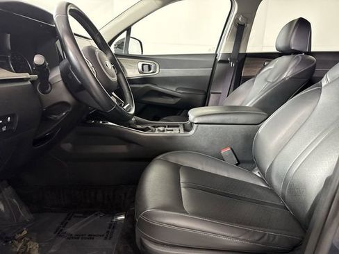 Used 2021 Kia Sorento EX image 4