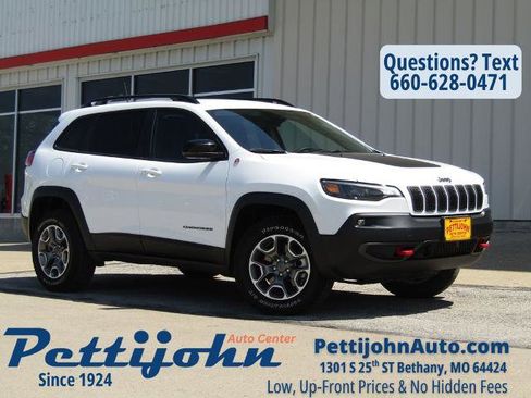 Used 2022 Jeep Cherokee Trailhawk w/ Premium Leather Package AWD/4WD image 1
