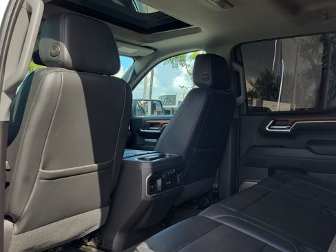 Used 2023 GMC Sierra 1500 Denali w/ Denali Reserve Package AWD/4WD image 16