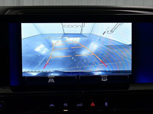 Used 2022 Chevrolet Silverado 1500 LT image 21