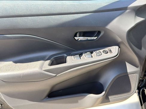 Used 2025 Nissan Versa SV FWD image 13