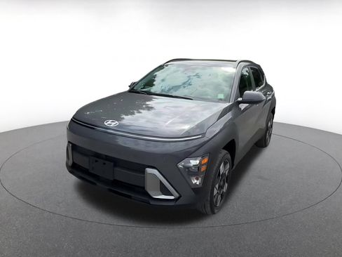 Used 2025 Hyundai Kona SEL AWD/4WD image 4