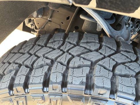 Used 2022 Chevrolet Silverado 1500 LT Trail Boss w/ Bed Protection Package image 26