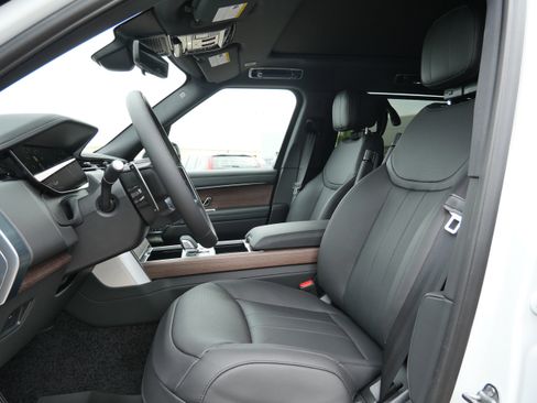 New 2026 Land Rover Range Rover Long Wheelbase SE AWD/4WD image 3