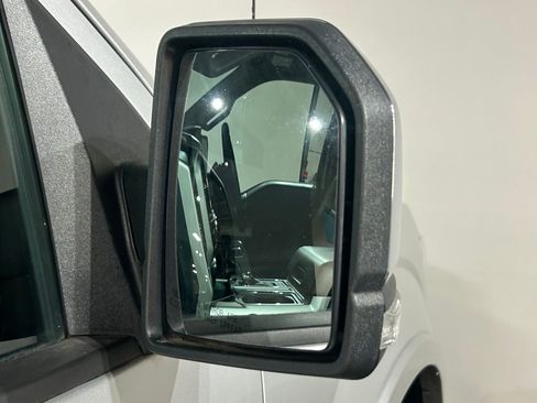 Used 2019 Ford F150 Lariat w/ Equipment Group 502A Luxury AWD/4WD image 11