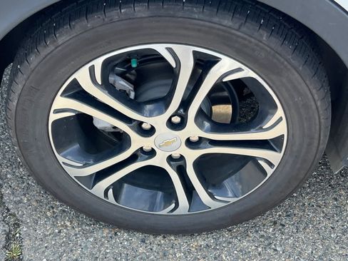 Used 2017 Chevrolet Bolt Premier w/ Driver Confidence II Package image 22