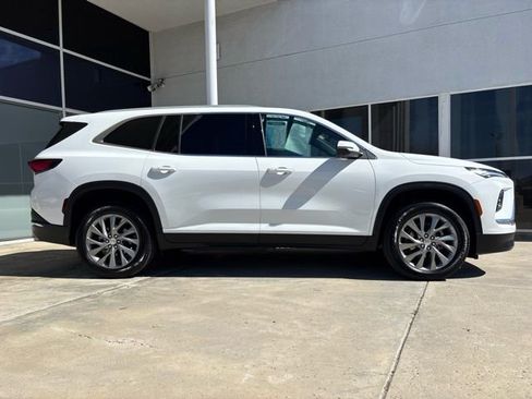 Certified 2025 Buick Enclave Preferred image 2