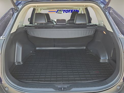 Used 2021 Toyota RAV4 XLE Premium FWD image 11