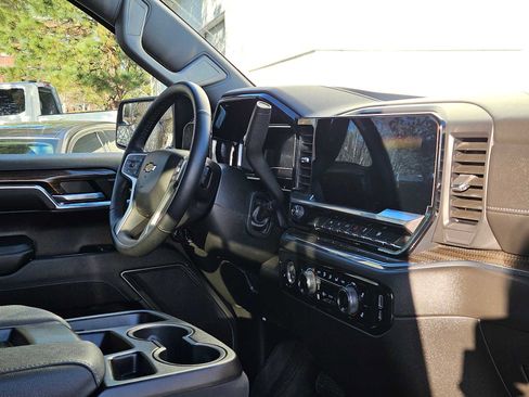 Used 2024 Chevrolet Silverado 1500 LT w/ Work Truck Package image 10