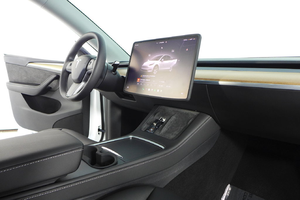 Used 2023 Tesla Model Y Long Range AWD/4WD image 13