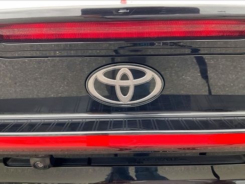 Used 2024 Toyota Prius XLE AWD/4WD image 31