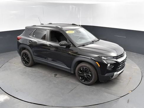 Used 2021 Chevrolet TrailBlazer LT w/ Convenience Package FWD image 31