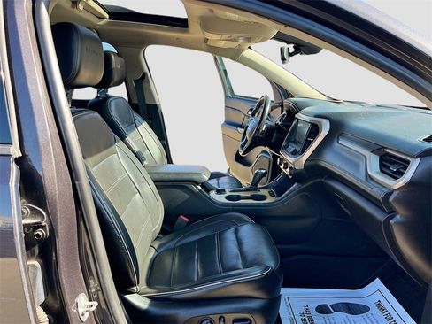 Used 2018 GMC Acadia Denali image 31