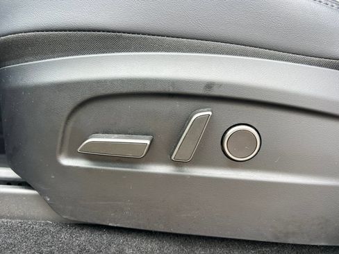 Used 2026 Tesla Model Y AWD image 10