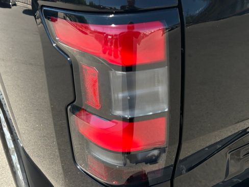 Used 2022 Nissan Frontier SV w/ Technology Package AWD/4WD image 27