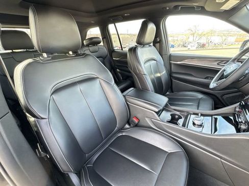 Used 2024 Jeep Grand Cherokee Limited w/ Black Appearance Package image 28