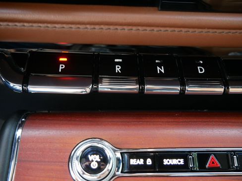 Used 2022 Lincoln Aviator Reserve w/ Equipment Group 201A image 23