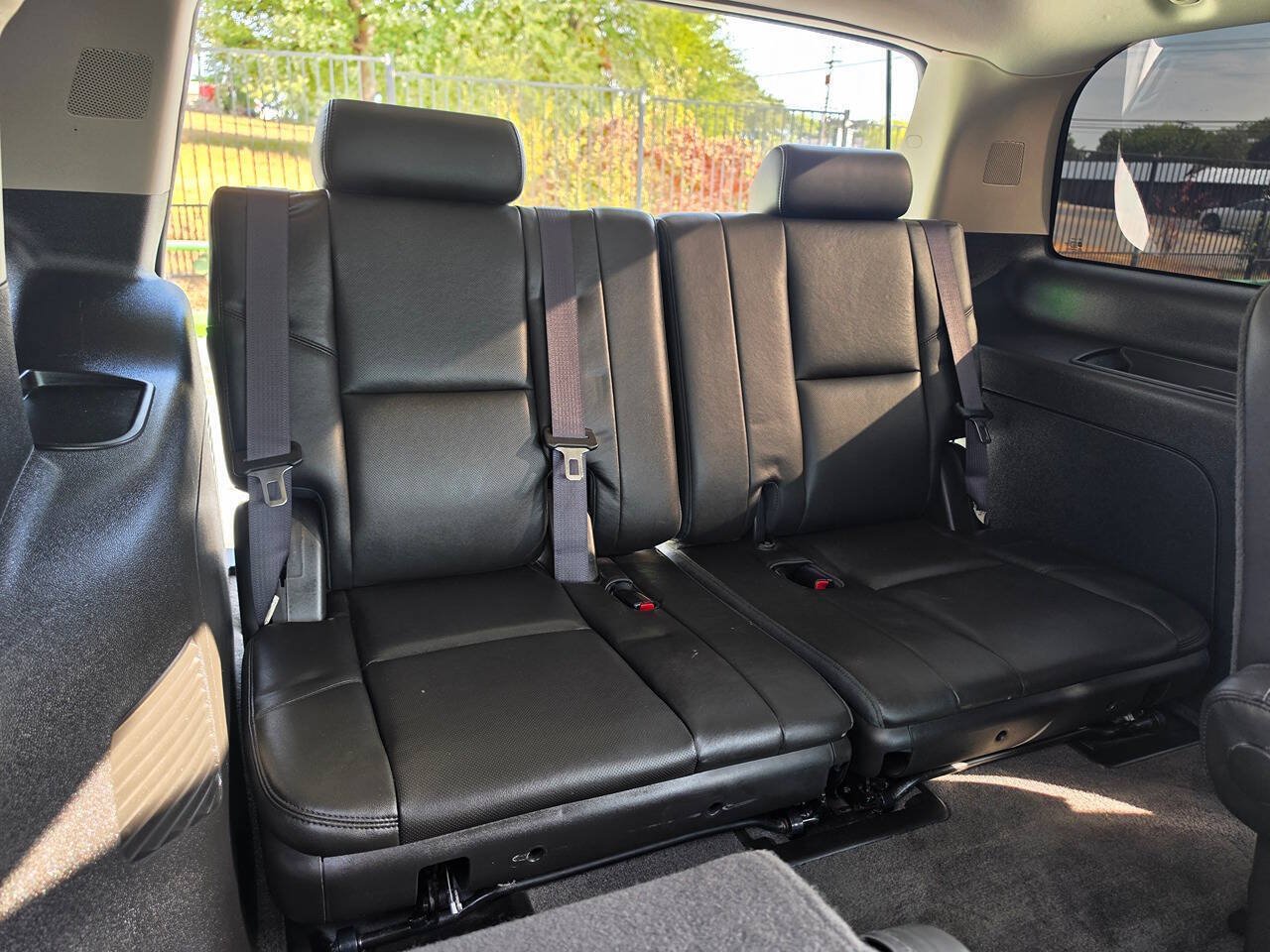 Used 2014 GMC Yukon Denali RWD image 23
