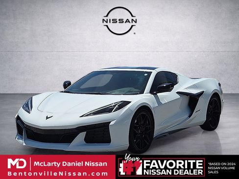 Used 2023 Chevrolet Corvette Z06 w/ Engine Appearance Package RWD image 2