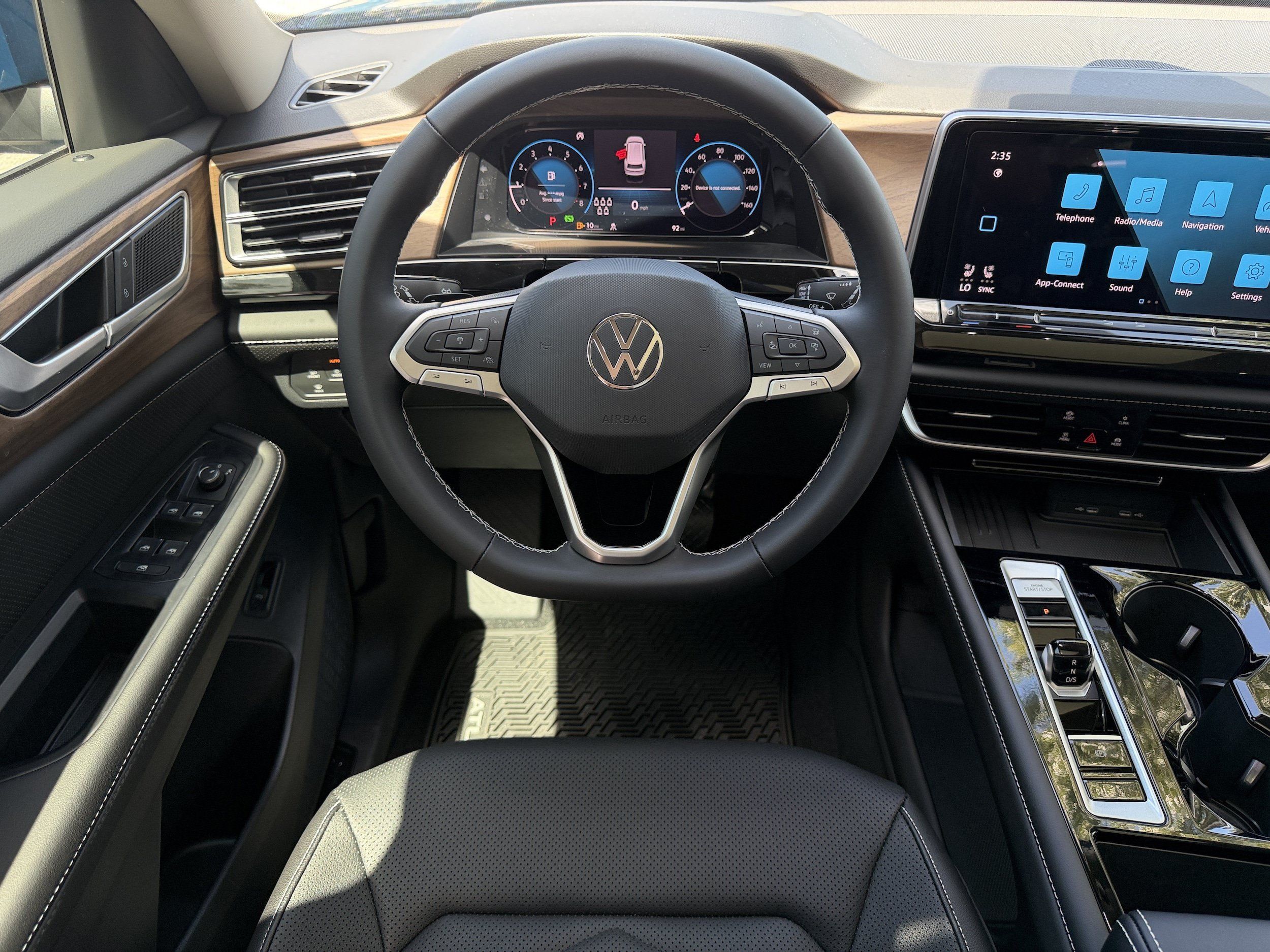 New 2026 Volkswagen Atlas SE FWD image 15