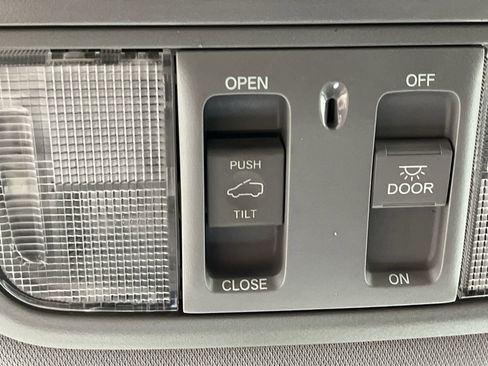 Used 2019 Honda CR-V Touring image 26