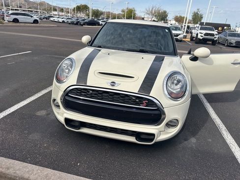 Used 2015 MINI Cooper S image 2