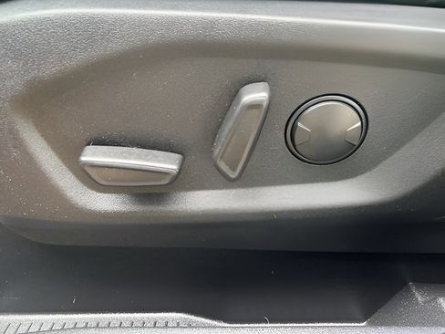 Certified 2024 Ford Edge SEL w/ Convenience Package image 9