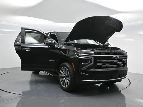 Used 2025 Chevrolet Tahoe High Country image 30