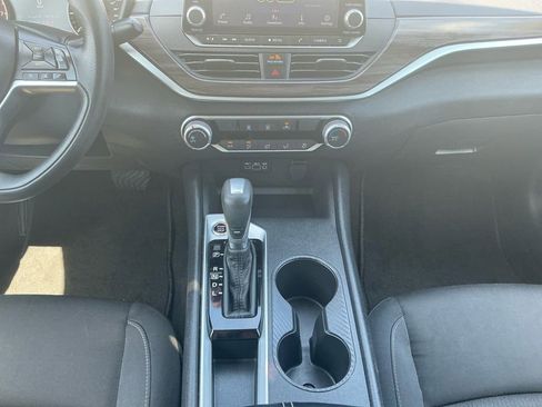 Used 2025 Nissan Altima 2.5 SV FWD image 20