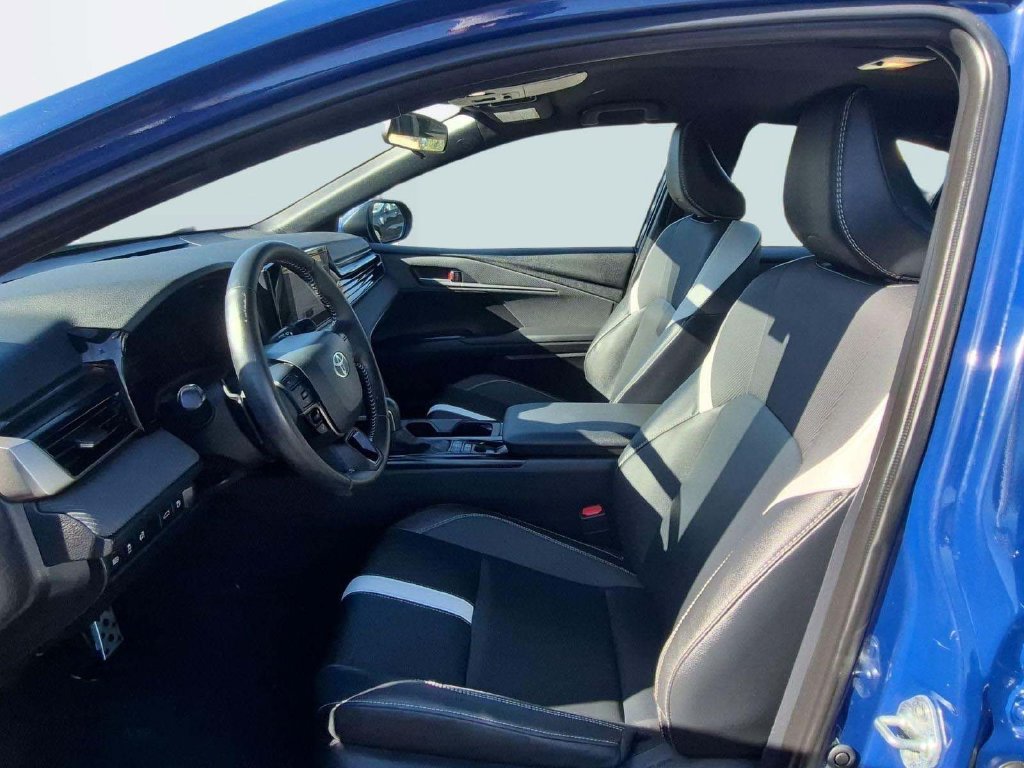 Used 2025 Toyota Camry SE FWD image 19